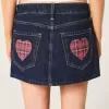 Low-Rise-Mini-Skort aus dunkel gewaschenem, kariertem Denim mit Tasche