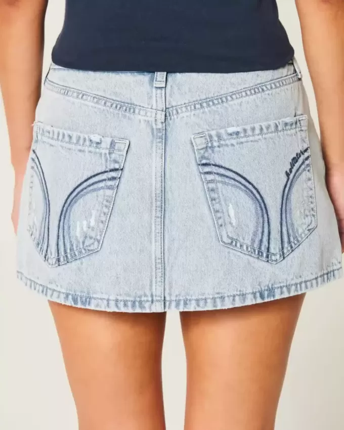 Low-Rise-Mini-Skort aus hell gewaschenem Denim Low-Rise-Mini-Skort aus hell gewaschenem Denim