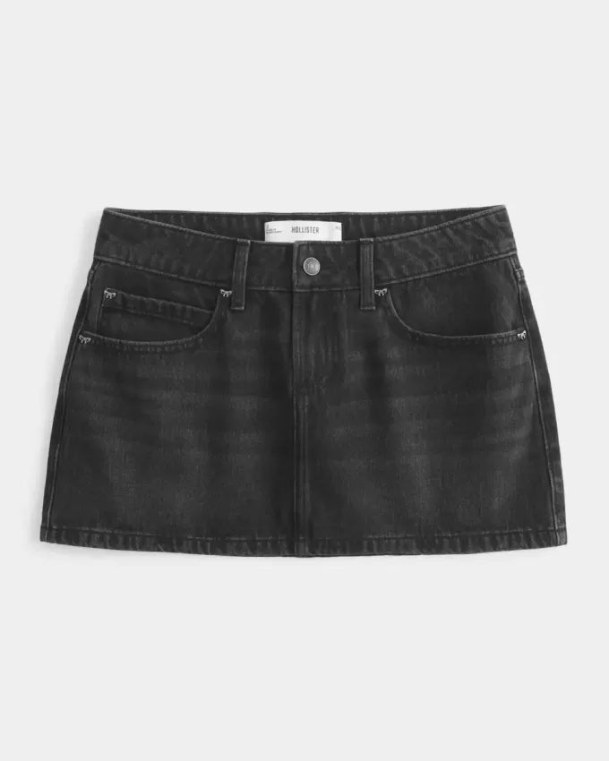 Low-Rise-Mini-Skort aus verwaschenem schwarzem Denim