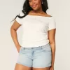 Low-Rise-Shortie-Shorts aus hell gewaschenem Denim