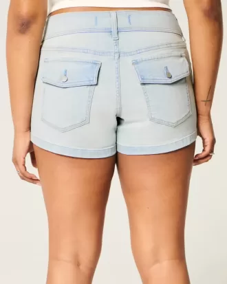 Low-Rise-Shortie-Shorts aus hell gewaschenem Denim