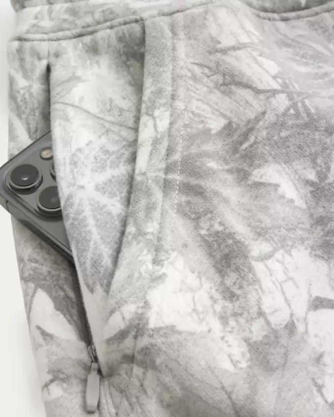 Lässige Fleece-Jogginghose mit Camouflage-Muster