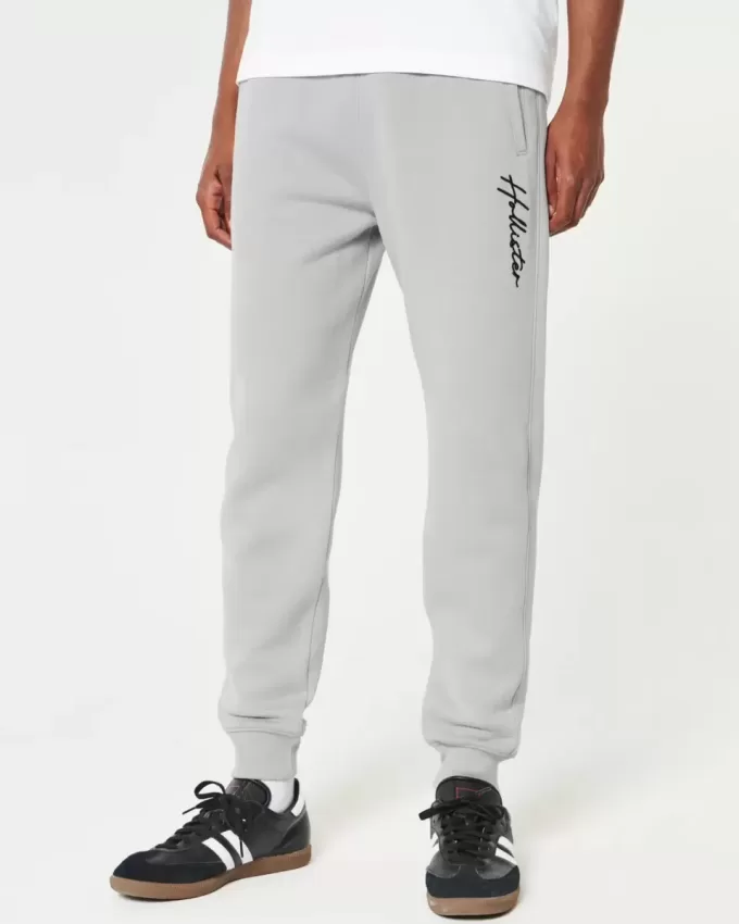 Lässige Fleece-Jogginghose mit Logo Lässige Fleece-Jogginghose mit Logo