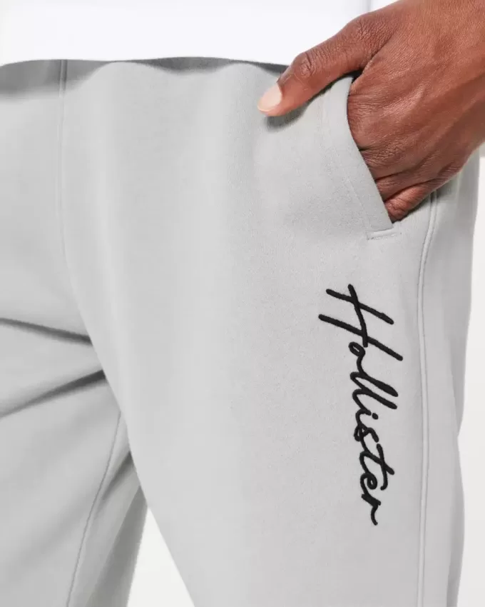 Lässige Fleece-Jogginghose mit Logo Lässige Fleece-Jogginghose mit Logo