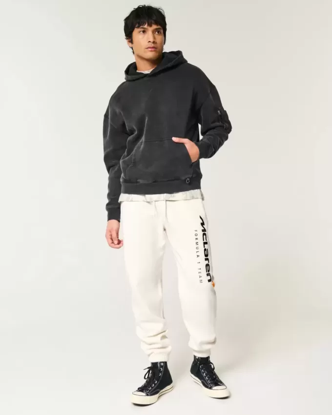 Lässige Fleece-Jogginghose mit McLaren-Grafik Lässige Fleece-Jogginghose mit McLaren-Grafik