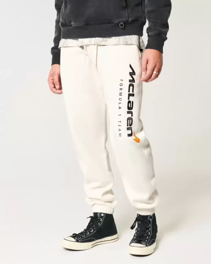 Lässige Fleece-Jogginghose mit McLaren-Grafik Lässige Fleece-Jogginghose mit McLaren-Grafik