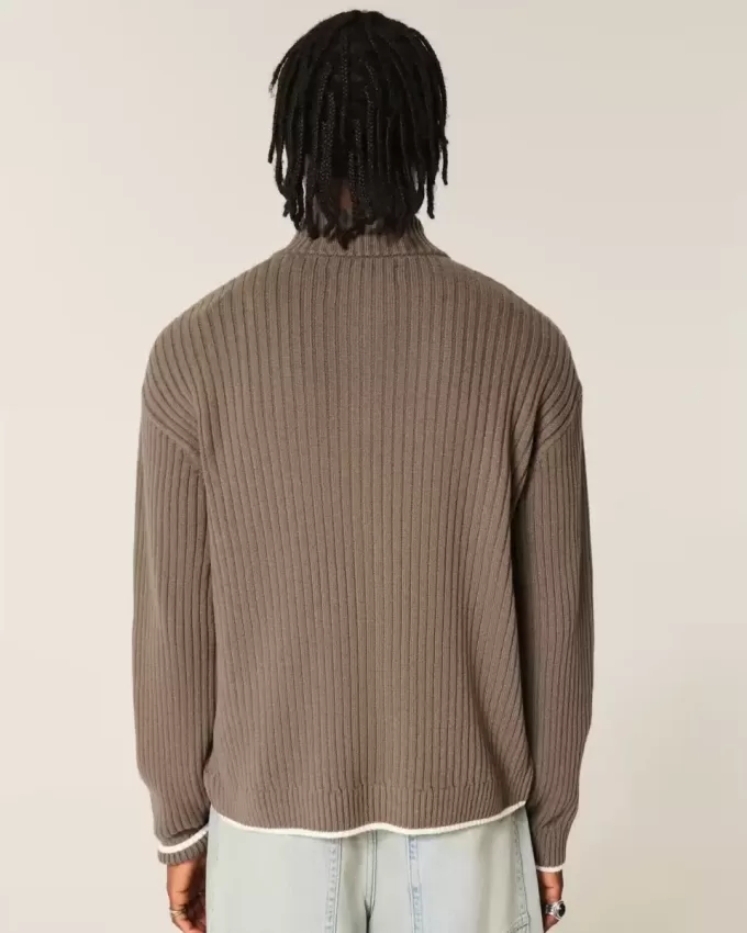 Lässiger Pullover mit Reißverschluss und Zahlengrafik