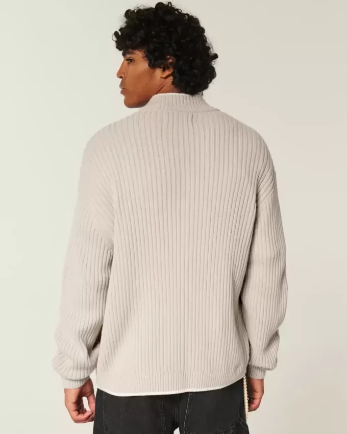 Lässiger Pullover mit Reißverschluss und Zahlengrafik