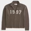 Lässiger Pullover mit Reißverschluss und Zahlengrafik