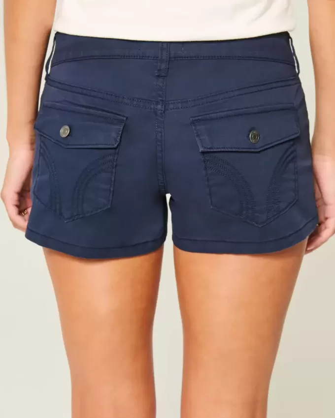 Marineblaue Mini-Shorts aus Twill mit ultraniedriger Leibhöhe Marineblaue Mini-Shorts aus Twill mit ultraniedriger Leibhöhe