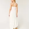 Maxikleid im Häkelstil aus gemischtem Stoff Maxikleid im Häkelstil aus gemischtem Stoff