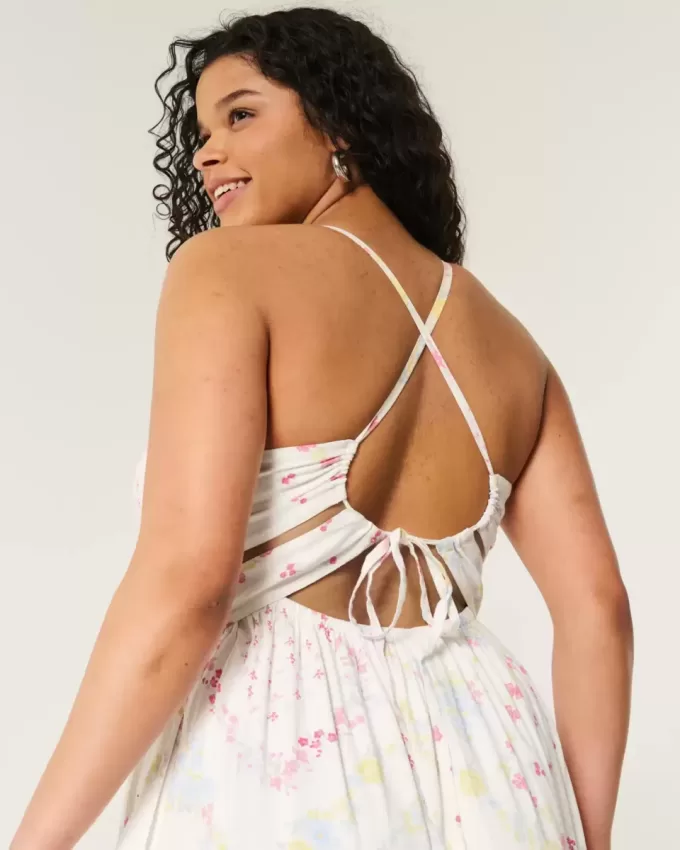 Maxikleid mit offenem Rücken Maxikleid mit offenem Rücken