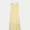 Maxikleid mit offenem Rücken Maxikleid mit offenem Rücken