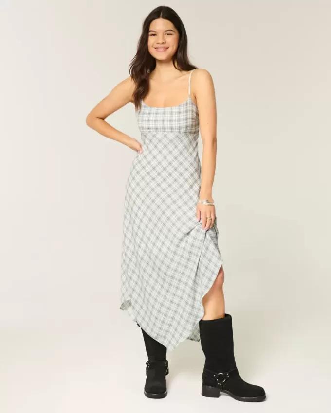 Midikleid mit asymmetrischem Saum Midikleid mit asymmetrischem Saum
