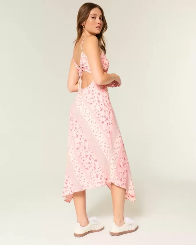 Midikleid mit asymmetrischem Saum