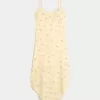 Midikleid mit asymmetrischem Saum