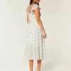 Midikleid mit Flatterärmeln und Doppelschnürung