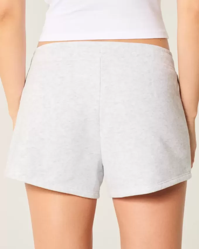 Mini-Shorts aus Fleece mit Sterngrafik Mini-Shorts aus Fleece mit Sterngrafik