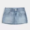 Mini-Skort aus Denim in heller Waschung mit Nieten