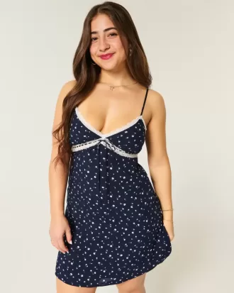 Mini-Slipkleid mit Spitzendetail