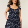 Minikleid mit Flatterärmeln und V-Taille Minikleid mit Flatterärmeln und V-Taille