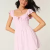 Minikleid mit Flatterärmeln und V-Taille Minikleid mit Flatterärmeln und V-Taille