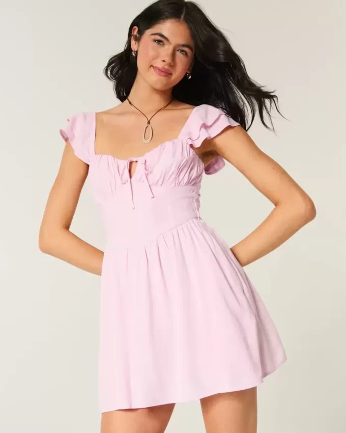 Minikleid mit Flatterärmeln und V-Taille Minikleid mit Flatterärmeln und V-Taille