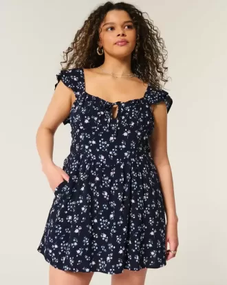Minikleid mit Flatterärmeln und V-Taille