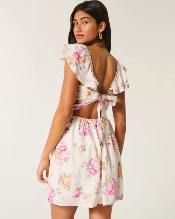 Minikleid mit Flatterärmeln und V-Taille Minikleid mit Flatterärmeln und V-Taille