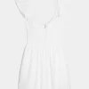 Minikleid mit Flatterärmeln und V-Taille Minikleid mit Flatterärmeln und V-Taille