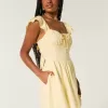Minikleid mit Flatterärmeln und V-Taille Minikleid mit Flatterärmeln und V-Taille