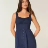 Minikleid mit Knopfleiste vorne Minikleid mit Knopfleiste vorne