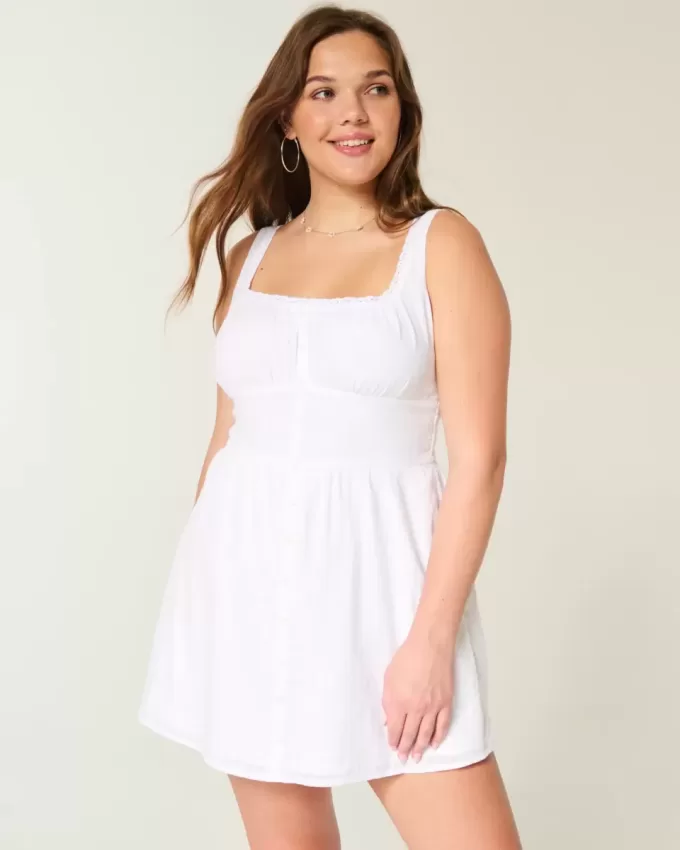 Minikleid mit Knopfleiste vorne Minikleid mit Knopfleiste vorne