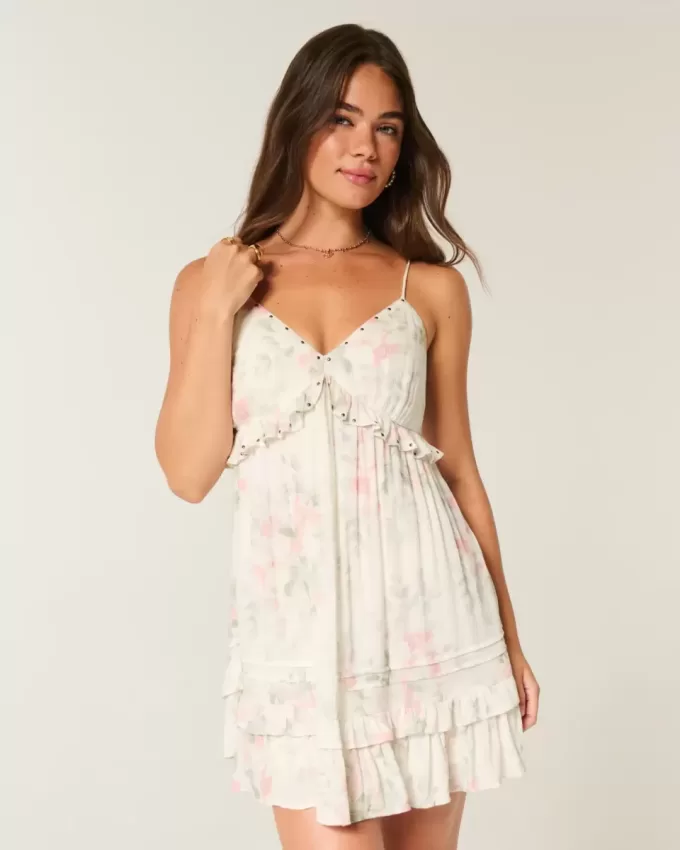 Minikleid mit Rüschen und Nieten