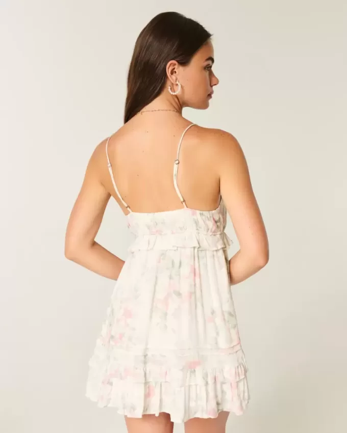 Minikleid mit Rüschen und Nieten