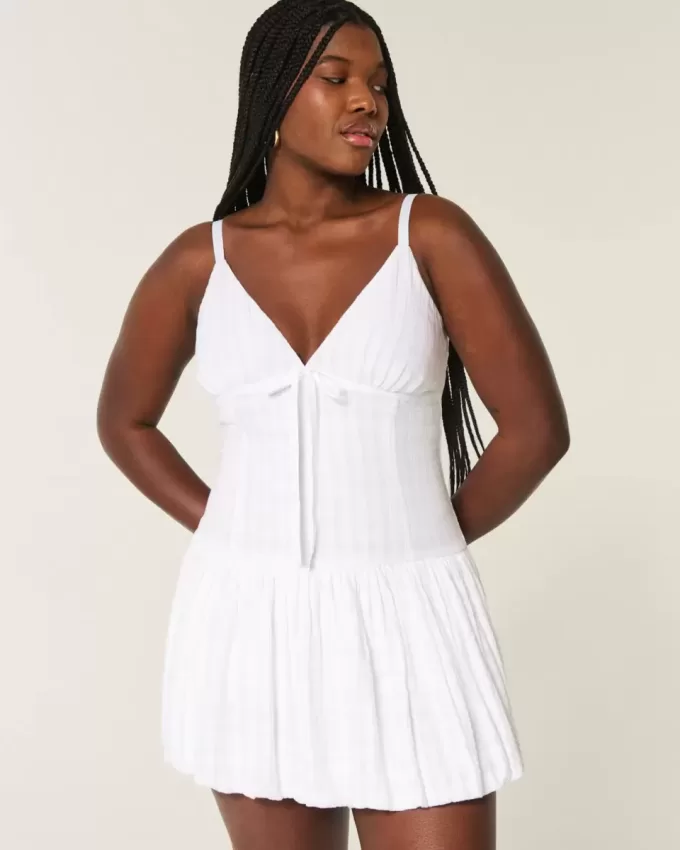 Minikleid mit V-Ausschnitt und Bubble-Muster