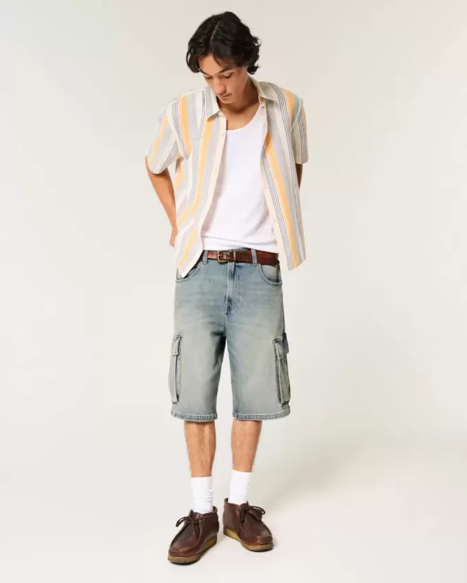 Mittel gewaschene Super Baggy-Cargo-Shorts aus Denim Mittel gewaschene Super Baggy-Cargo-Shorts aus Denim