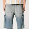 Mittel gewaschene Super Baggy-Cargo-Shorts aus Denim Mittel gewaschene Super Baggy-Cargo-Shorts aus Denim