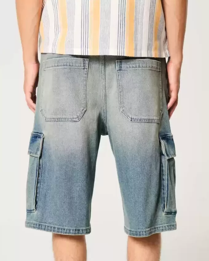 Mittel gewaschene Super Baggy-Cargo-Shorts aus Denim Mittel gewaschene Super Baggy-Cargo-Shorts aus Denim