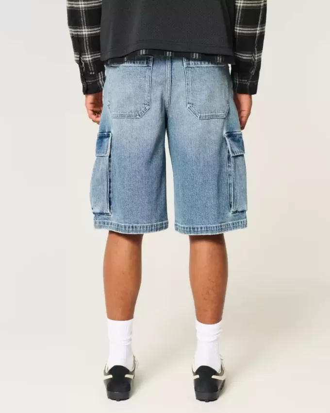 Mittel gewaschene Super Baggy-Cargo-Shorts aus Denim Mittel gewaschene Super Baggy-Cargo-Shorts aus Denim