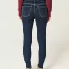 Mittelhohe Skinny-Jeans in dunkler Waschung Mittelhohe Skinny-Jeans in dunkler Waschung