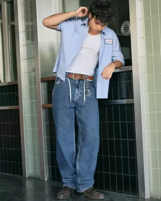 Mittelwaschbare Skater-Baggy-Jeans mit Sterngrafik