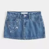 Mittelwaschbarer Mini-Denim-Skort mit Kettenstickerei
