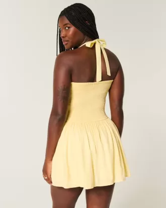 Neckholder-Minikleid mit tiefer Taille