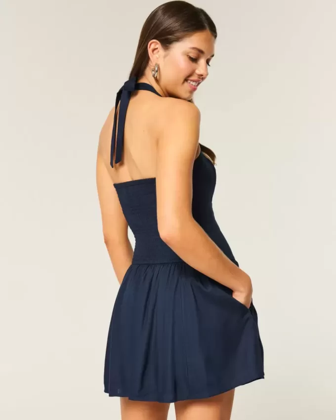 Neckholder-Minikleid mit tiefer Taille Neckholder-Minikleid mit tiefer Taille