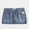 Niedrig sitzender Mini-Skort aus besticktem Denim