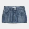 Niedrig sitzender Mini-Skort aus besticktem Denim Niedrig sitzender Mini-Skort aus besticktem Denim