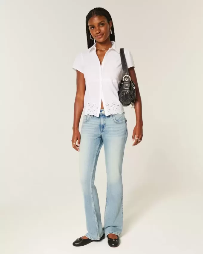 Niedrige Bootcut-Jeans mit mittlerer Waschung und Schmetterlingsstickerei
