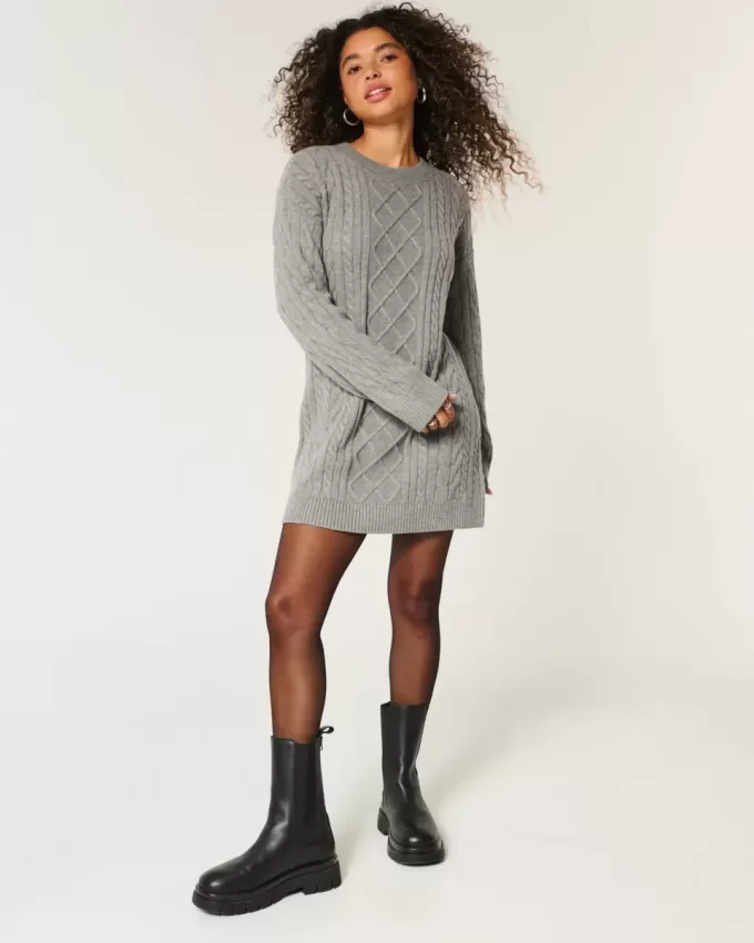 Oversize-Pulloverkleid mit Rundhalsausschnitt und Zopfmuster