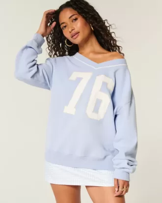 Oversize-Sweatshirt mit V-Ausschnitt und Zahlengrafik